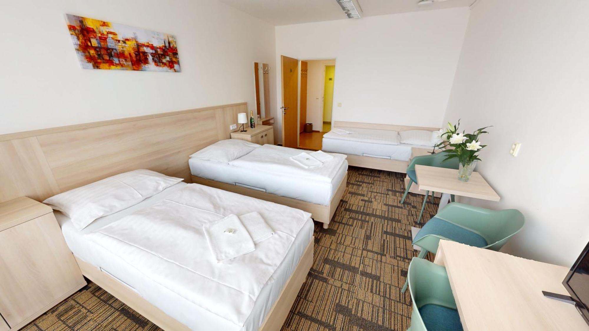 Volha Hostel Prague Exterior photo